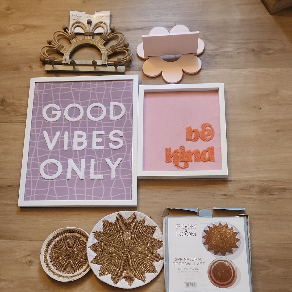 Bundle Of Wall Art/Decor